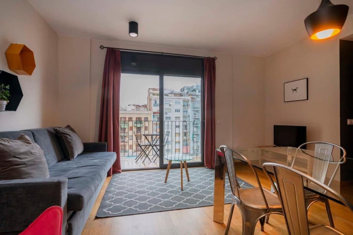 Modern And Bright In Eixample 5-1 Leilighet