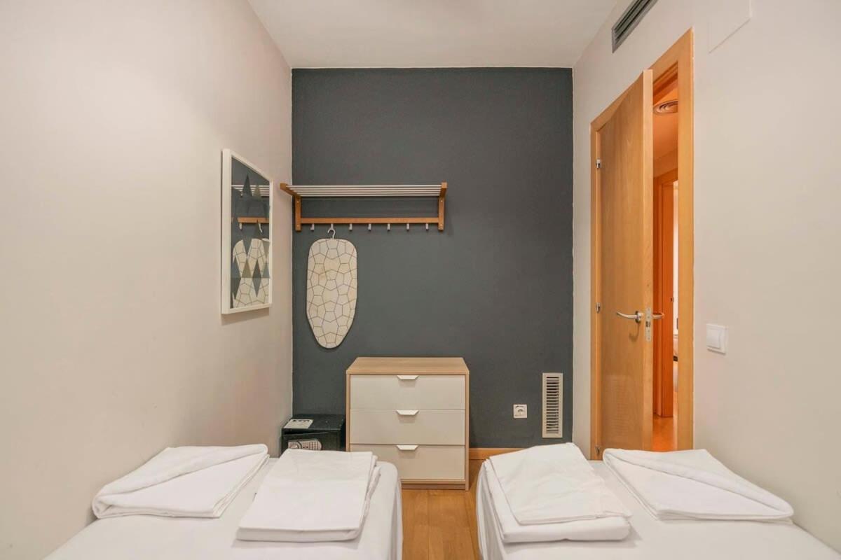 Modern And Bright In Eixample 5-1 Leilighet