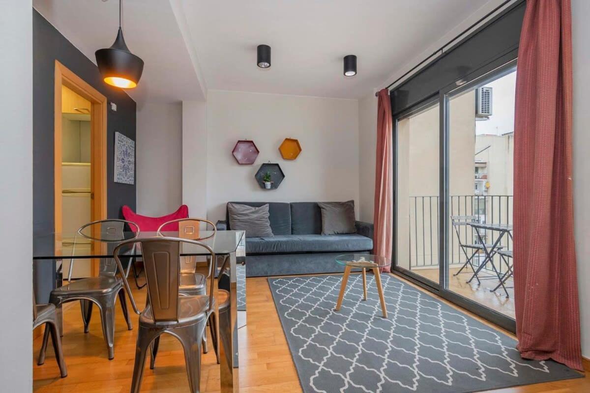 Modern And Bright In Eixample 5-1 * Barcelona